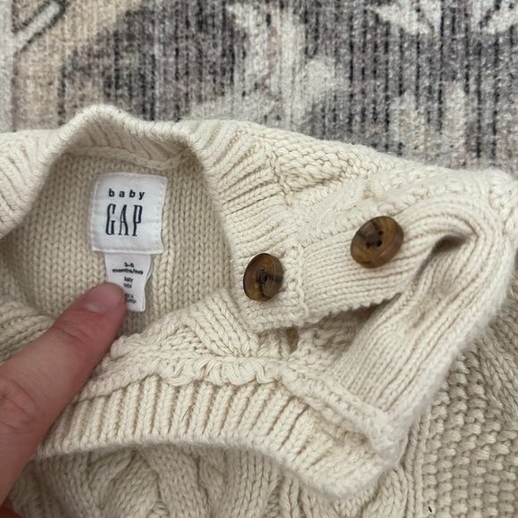Baby Gap Cable Knit Sweater - Picture 3 of 3
